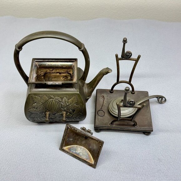 1961 Vintage Teapot Meriden B. Company Arts and Crafts With Warmer Stand Decor - Picture 8 of 16